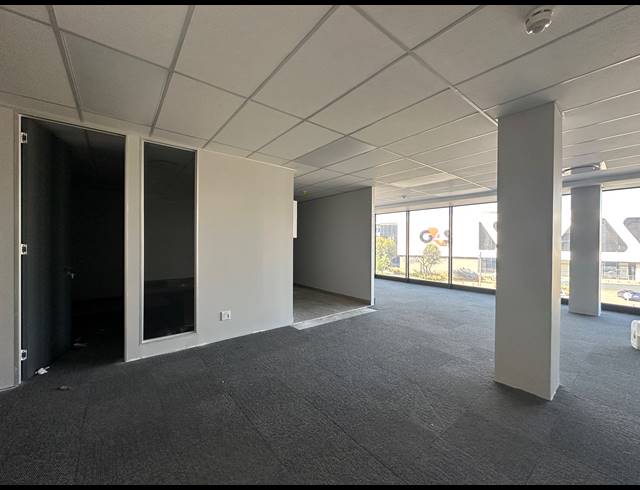 144M² OFFICE TO LET IN DORINGKLOOF